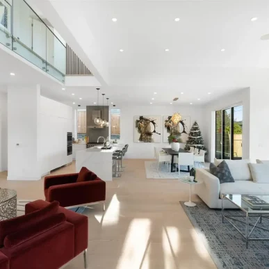 519-roslyn-boulevard-dollarton-north-vancouver-03